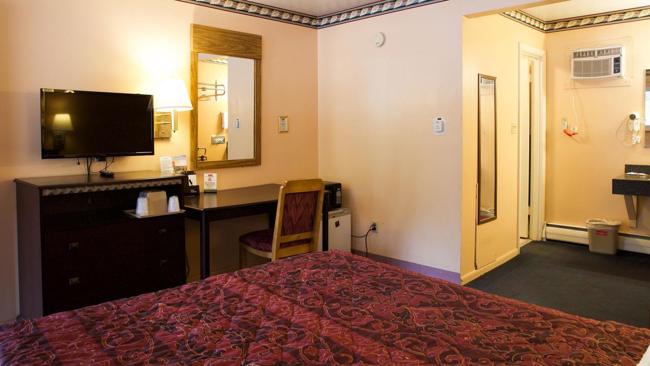 Hometown Inn Athens Esterno foto