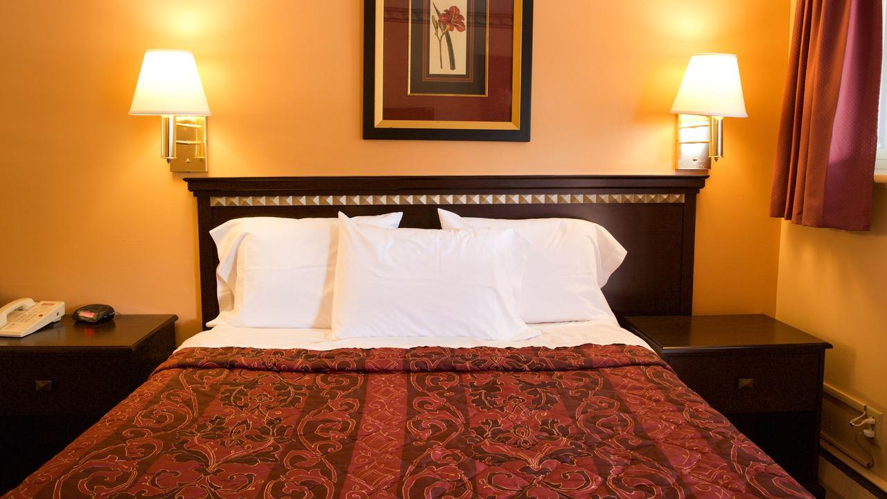 Hometown Inn Athens Esterno foto