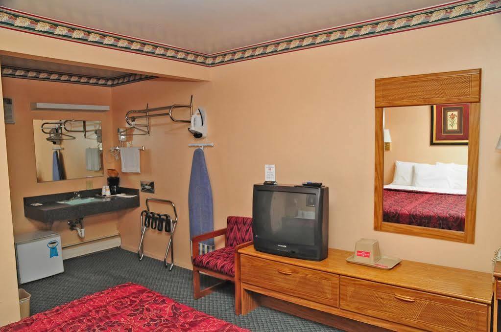 Hometown Inn Athens Esterno foto